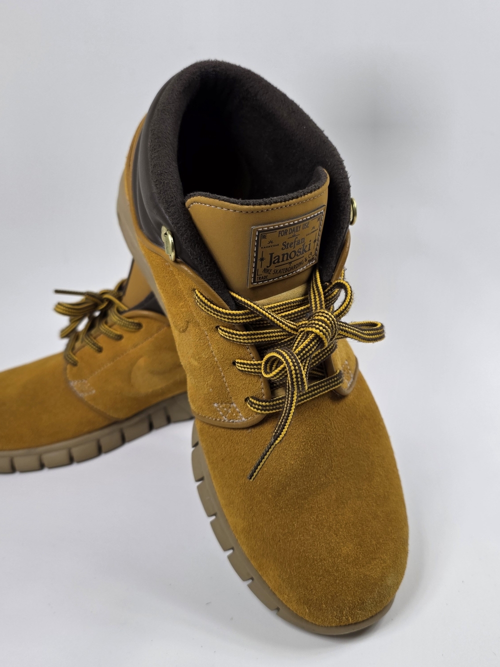 Nike Stefan Janoski SB Mid-Top Silhouette Suede Athletic Shoe Size 10